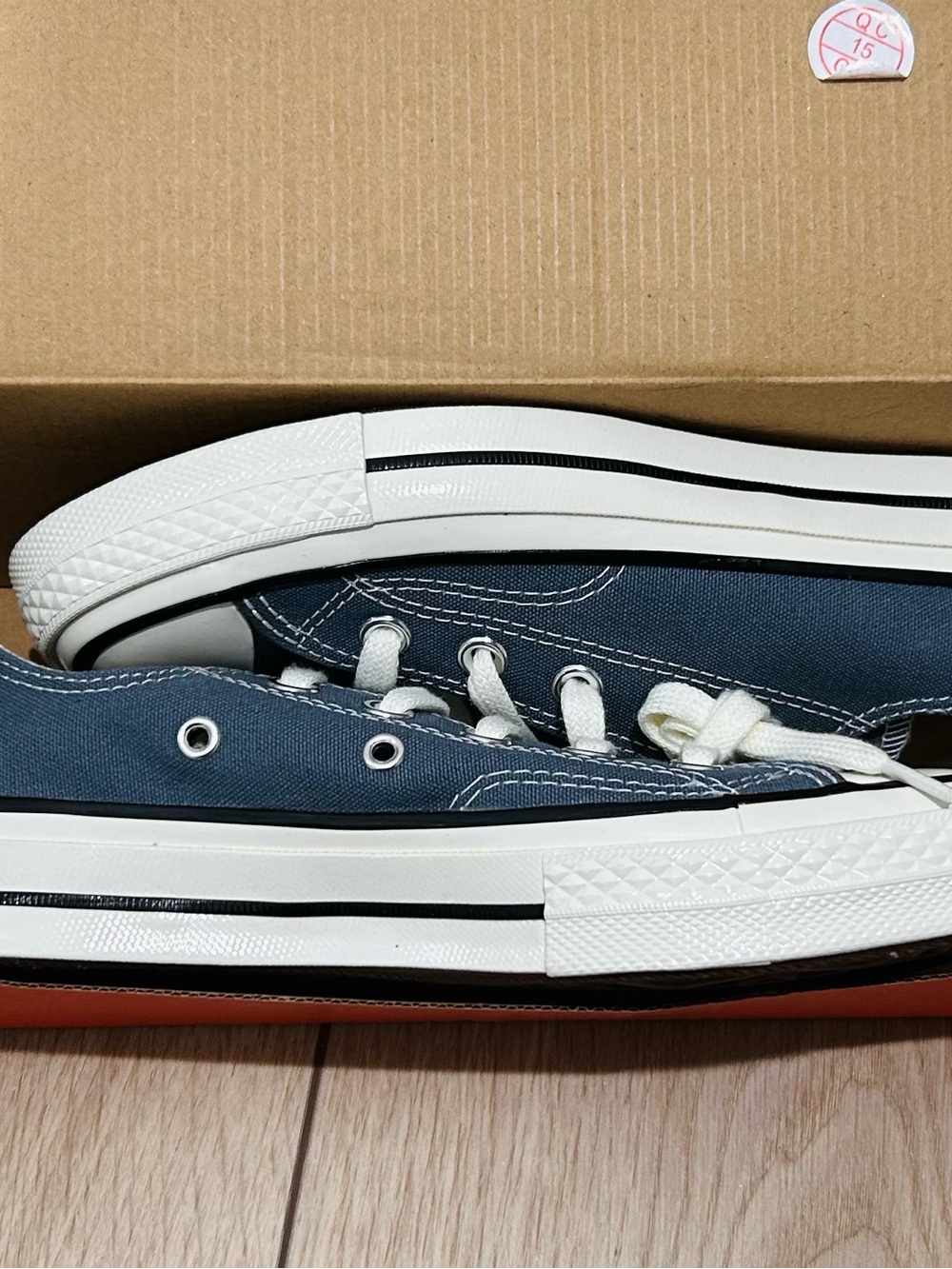 Converse Low-Top Sneakers - Navy & White